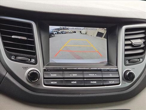 Used 2018 Hyundai Tucson Sport FWD image 11