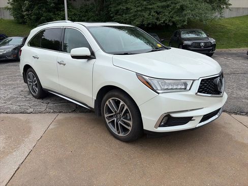 Used 2017 Acura MDX SH-AWD w/ Advance Package image 3