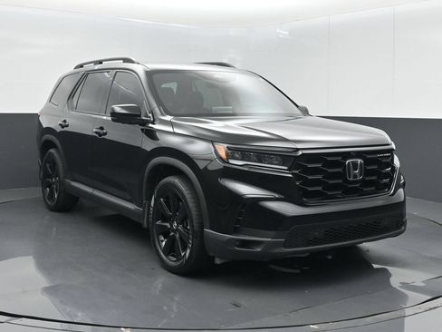 Used 2025 Honda Pilot Black Edition image 3