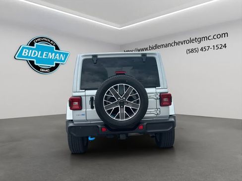 Used 2023 Jeep Wrangler Unlimited Sahara w/ Cold Weather Group AWD/4WD image 7