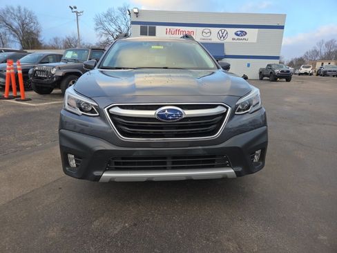 Used 2020 Subaru Outback Limited image 2