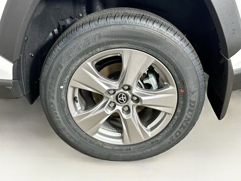 Used 2025 Toyota RAV4 XLE w/ Convenience Package image 11