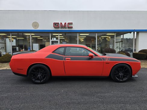 Used 2021 Dodge Challenger R/T Scat Pack w/ T/A Package image 2