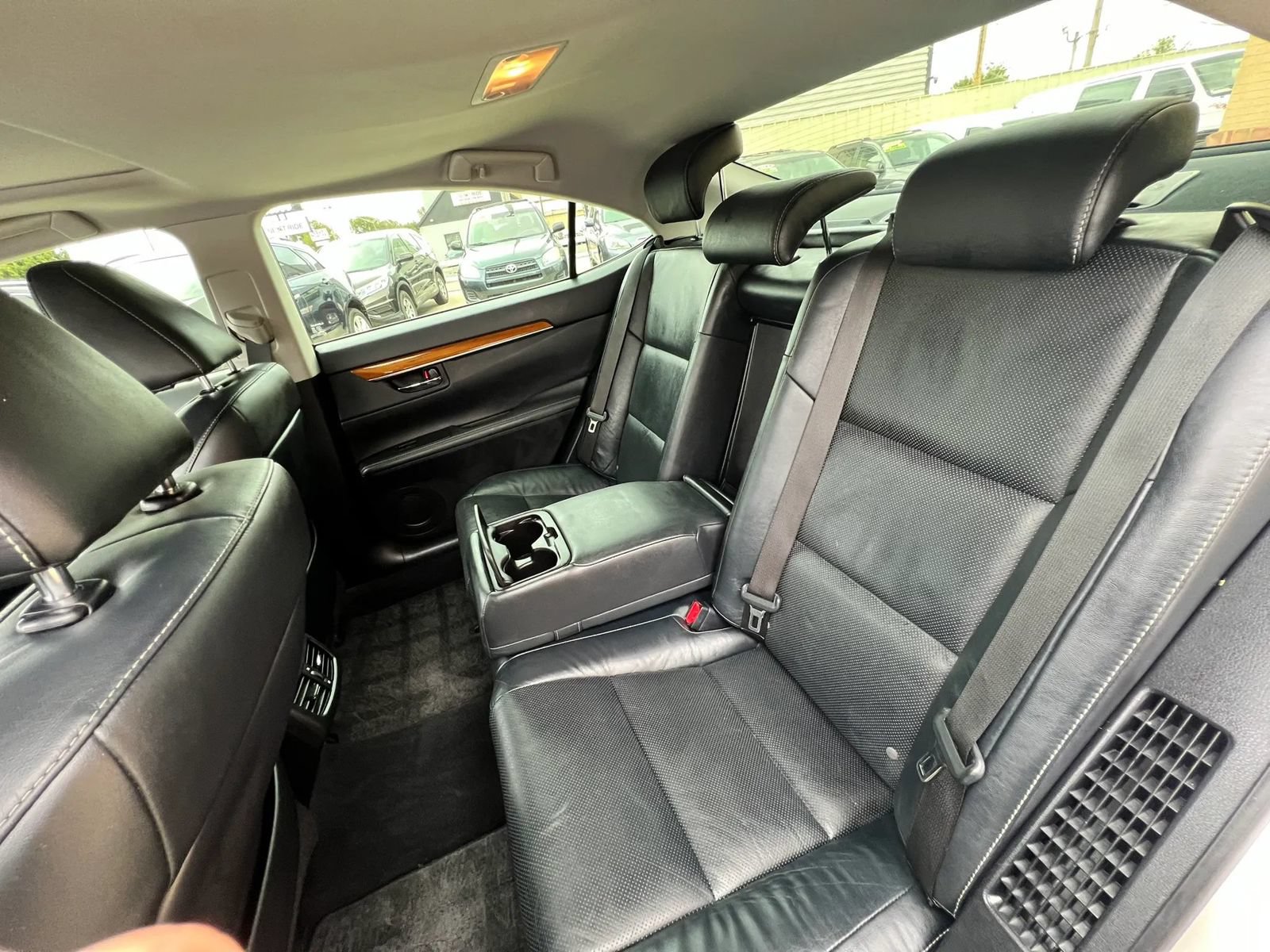 Used 2013 Lexus ES 300h w/ Luxury Pkg FWD image 23