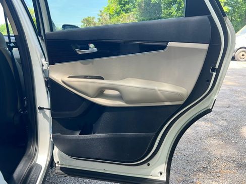 Used 2020 Kia Sorento EX FWD image 16