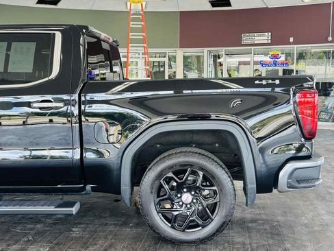 Used 2022 GMC Sierra 1500 SLT w/ SLT Convenience Package AWD/4WD image 16