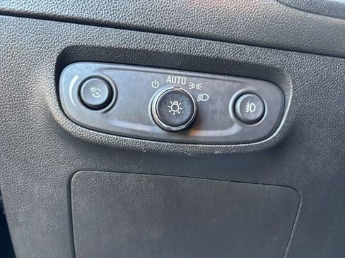 Used 2021 Buick Encore GX Select image 18