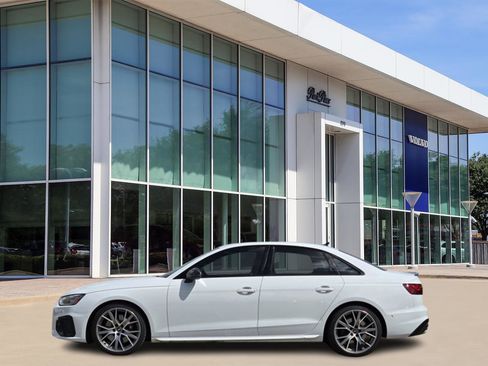 Used 2022 Audi S4 Prestige image 2