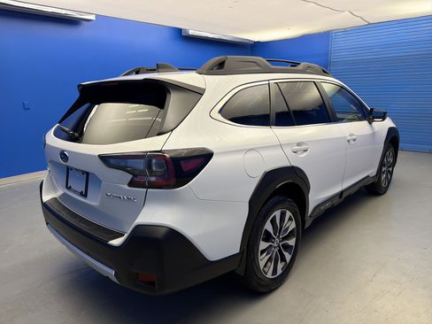 Certified 2025 Subaru Outback Limited image 7