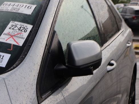 Used 2022 Ford Edge ST-Line AWD/4WD image 3