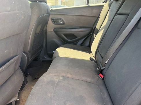 Used 2020 Chevrolet Trax LS w/ Tint and Cruise Package FWD image 9