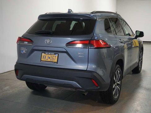 Used 2023 Toyota Corolla Cross XLE image 7