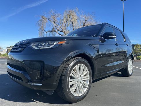 Used 2017 Land Rover Discovery HSE image 1