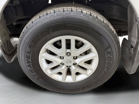 Used 2019 Nissan Frontier SV image 6