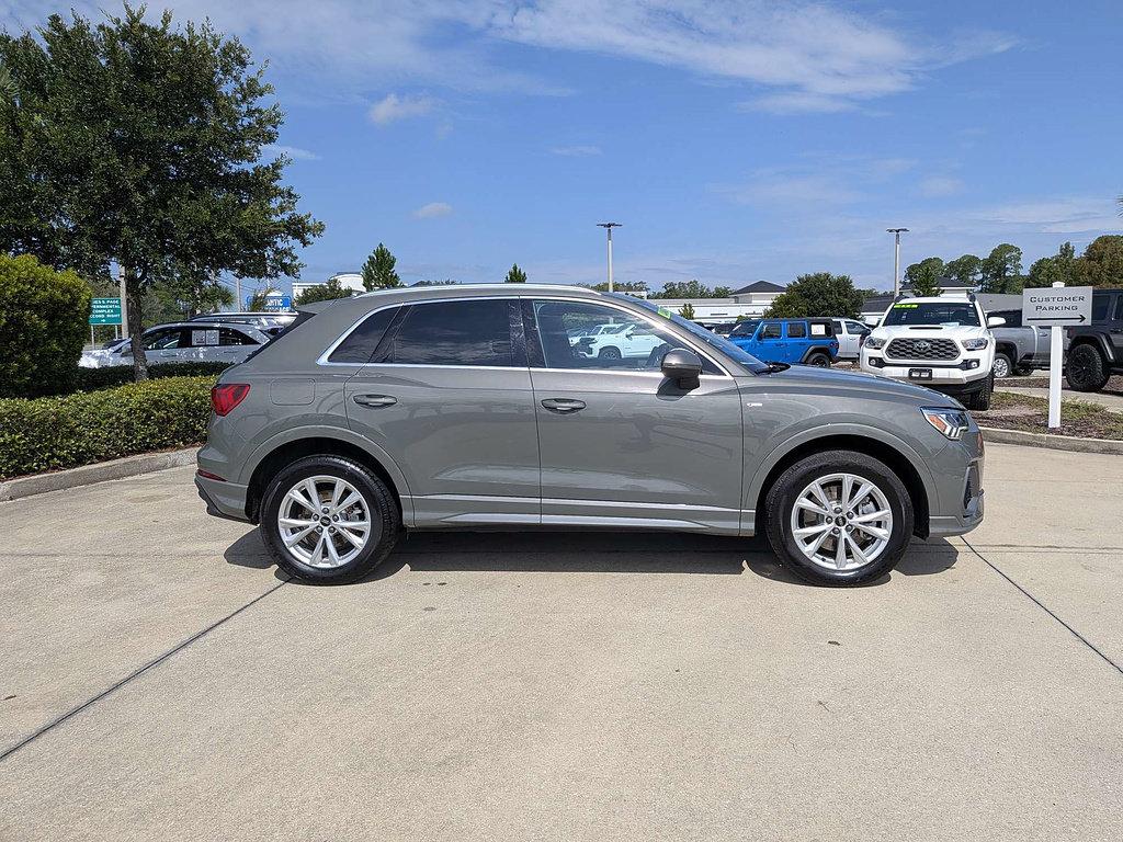 Used 2025 Audi Q3 2.0T Premium AWD/4WD image 2