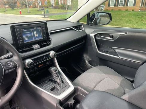 Used 2019 Toyota RAV4 XLE w/ Convenience Package image 66