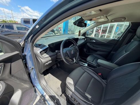 Used 2024 Buick Encore GX Avenir AWD/4WD image 9