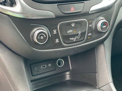 Used 2021 Chevrolet Equinox LT AWD/4WD image 19