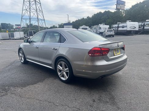 Used 2014 Volkswagen Passat TDI SEL Premium FWD image 4