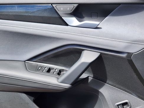 New 2026 Volkswagen Tiguan SE AWD/4WD image 14