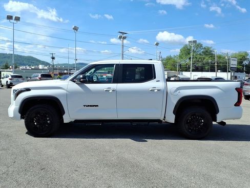 Used 2024 Toyota Tundra SR5 w/ SR5 Premium Package AWD/4WD image 7