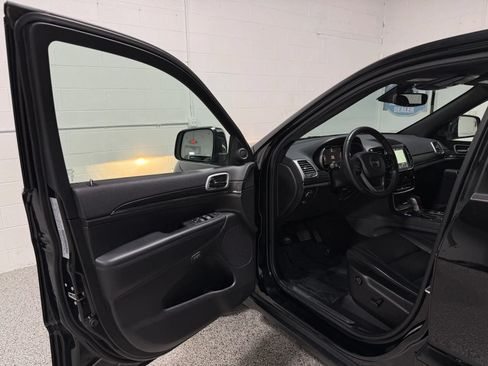 Used 2020 Jeep Grand Cherokee Limited AWD/4WD image 9