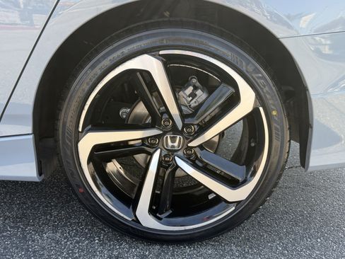 Used 2021 Honda Accord Sport Special Edition image 11