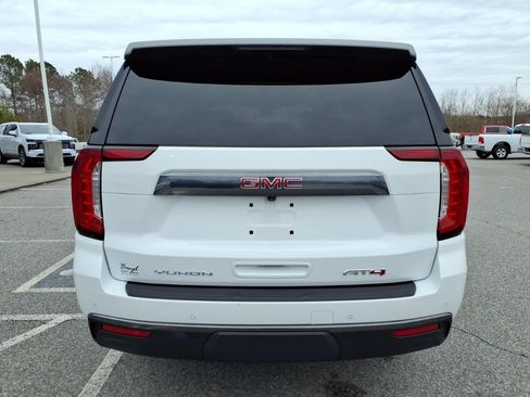 Used 2024 GMC Yukon AT4 image 4