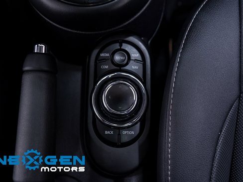 Used 2023 MINI Cooper 2-Door Hardtop image 16