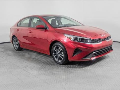 Used 2024 Kia Forte LXS FWD image 9