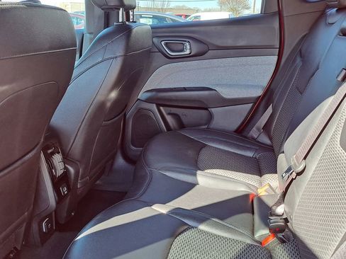 Used 2024 Jeep Compass Latitude w/ Altitude Special Edition image 13