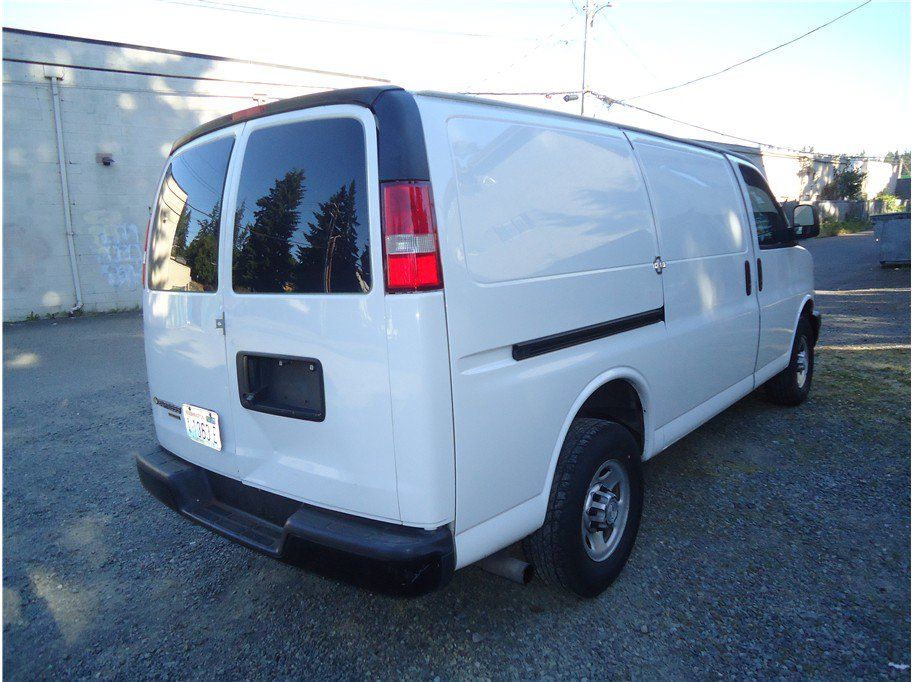 Used 2016 Chevrolet Express 2500 RWD image 7