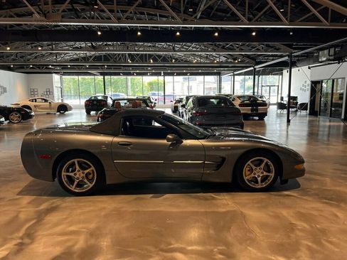 Used 2004 Chevrolet Corvette Convertible w/ Preferred Equipment Group image 6