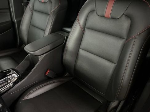 Certified 2024 Chevrolet Trax RS w/ Sunroof Package image 19