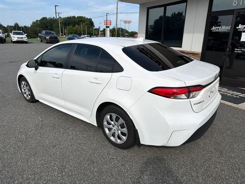 Used 2024 Toyota Corolla LE FWD image 7