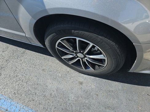 Used 2019 Dodge Grand Caravan GT image 4