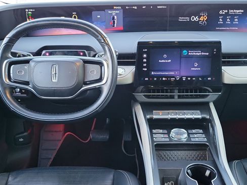 Used 2024 Lincoln Nautilus Reserve image 6