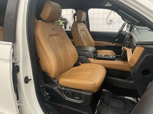 Used 2023 Ford Expedition Platinum image 23