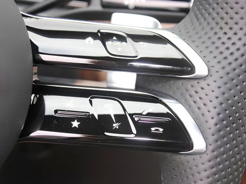 Used 2024 Mercedes-Benz C 300 C 300 image 21