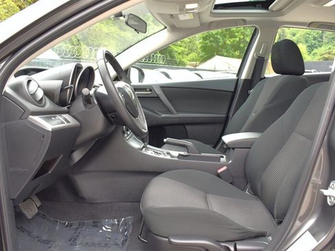 Used 2013 MAZDA MAZDA3 i Touring w/ Preferred Equipment Pkg FWD image 9