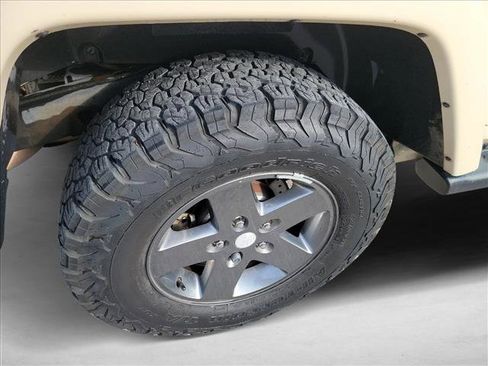 Used 2011 Jeep Wrangler Sport w/ Connectivity Group image 11