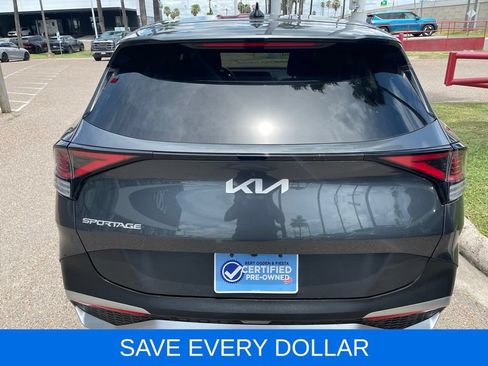 Used 2025 Kia Sportage LX FWD image 5