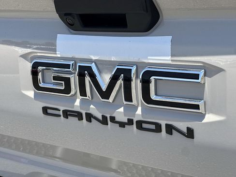New 2026 GMC Canyon Elevation w/ LPO, Black Badging Package RWD image 26