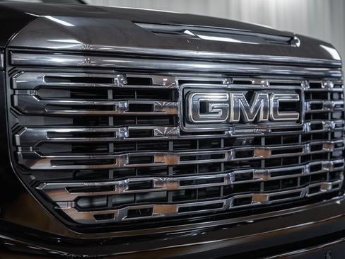Used 2023 GMC Sierra 1500 Denali Ultimate AWD/4WD image 11