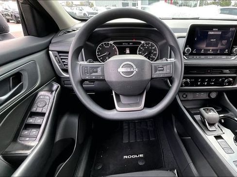 Certified 2025 Nissan Rogue S FWD image 8