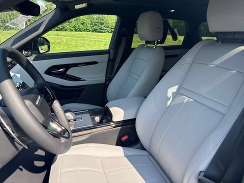 Used 2026 Land Rover Range Rover Evoque S AWD/4WD image 11