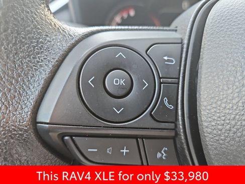 Used 2025 Toyota RAV4 XLE FWD image 30