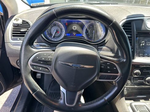 Used 2019 Chrysler 300 Touring w/ Sport Appearance Package RWD image 4