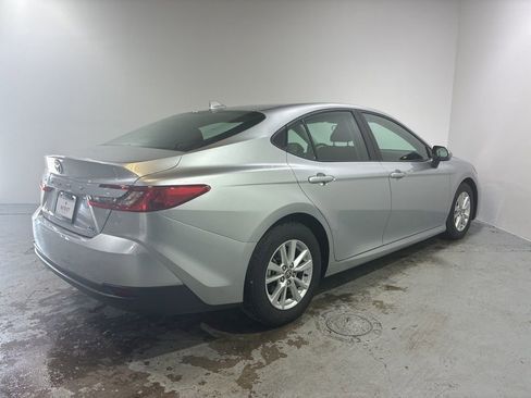 Used 2025 Toyota Camry Hybrid image 7