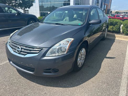 Used 2012 Nissan Altima 2.5 FWD image 1